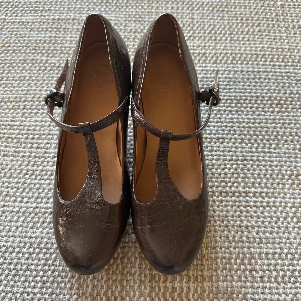 Frye Lisa T-Strap